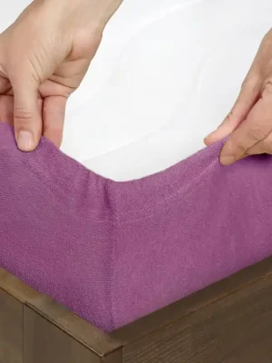 Prostěradlo froté, lila Dreamy Linens Omezená Nabídka